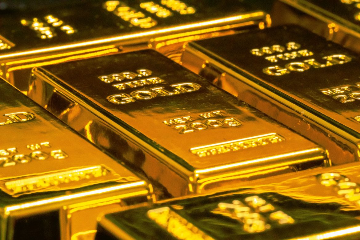 Bright Outlook: JPMorgan Remains Bullish on Gold for 2025